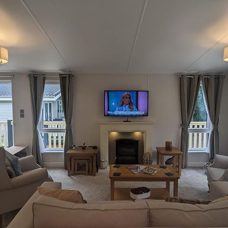 Luxury Stunning Sensation Lodge On 5 Star Shorefield Country Park New Forest Entertainment And Leisure Passes Included Milford on Sea Esterno foto
