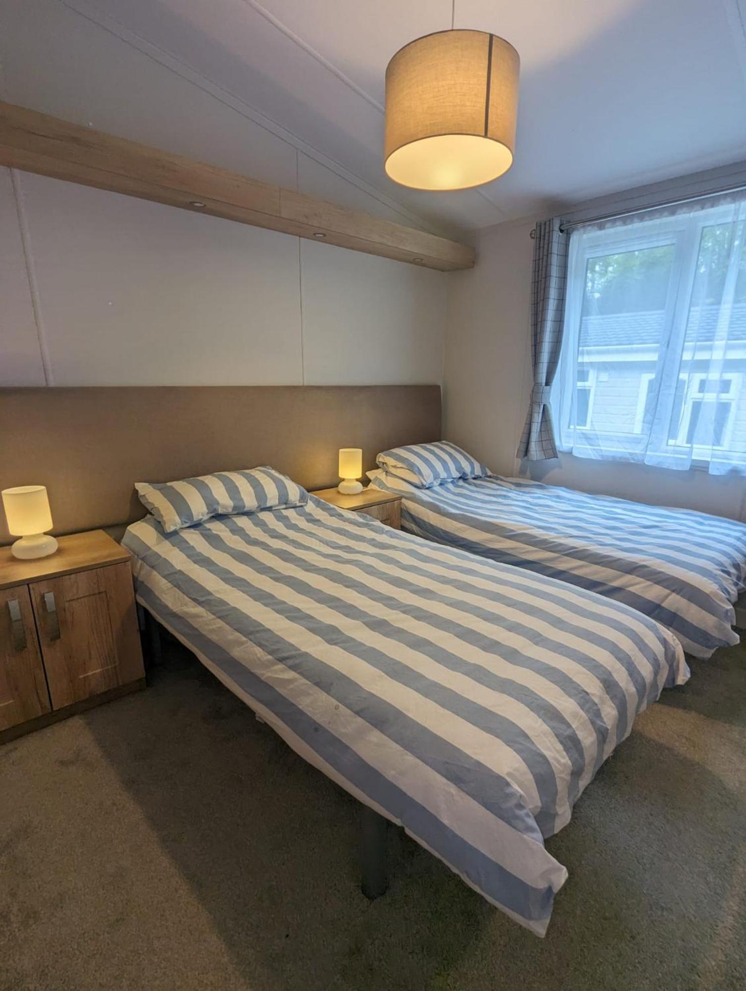 Luxury Stunning Sensation Lodge On 5 Star Shorefield Country Park New Forest Entertainment And Leisure Passes Included Milford on Sea Esterno foto