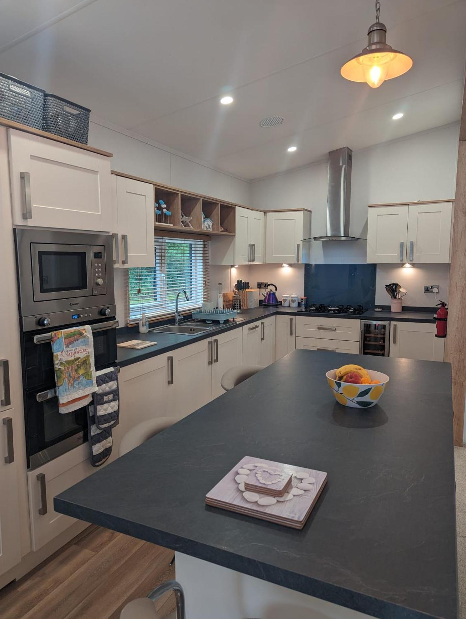 Luxury Stunning Sensation Lodge On 5 Star Shorefield Country Park New Forest Entertainment And Leisure Passes Included Milford on Sea Esterno foto
