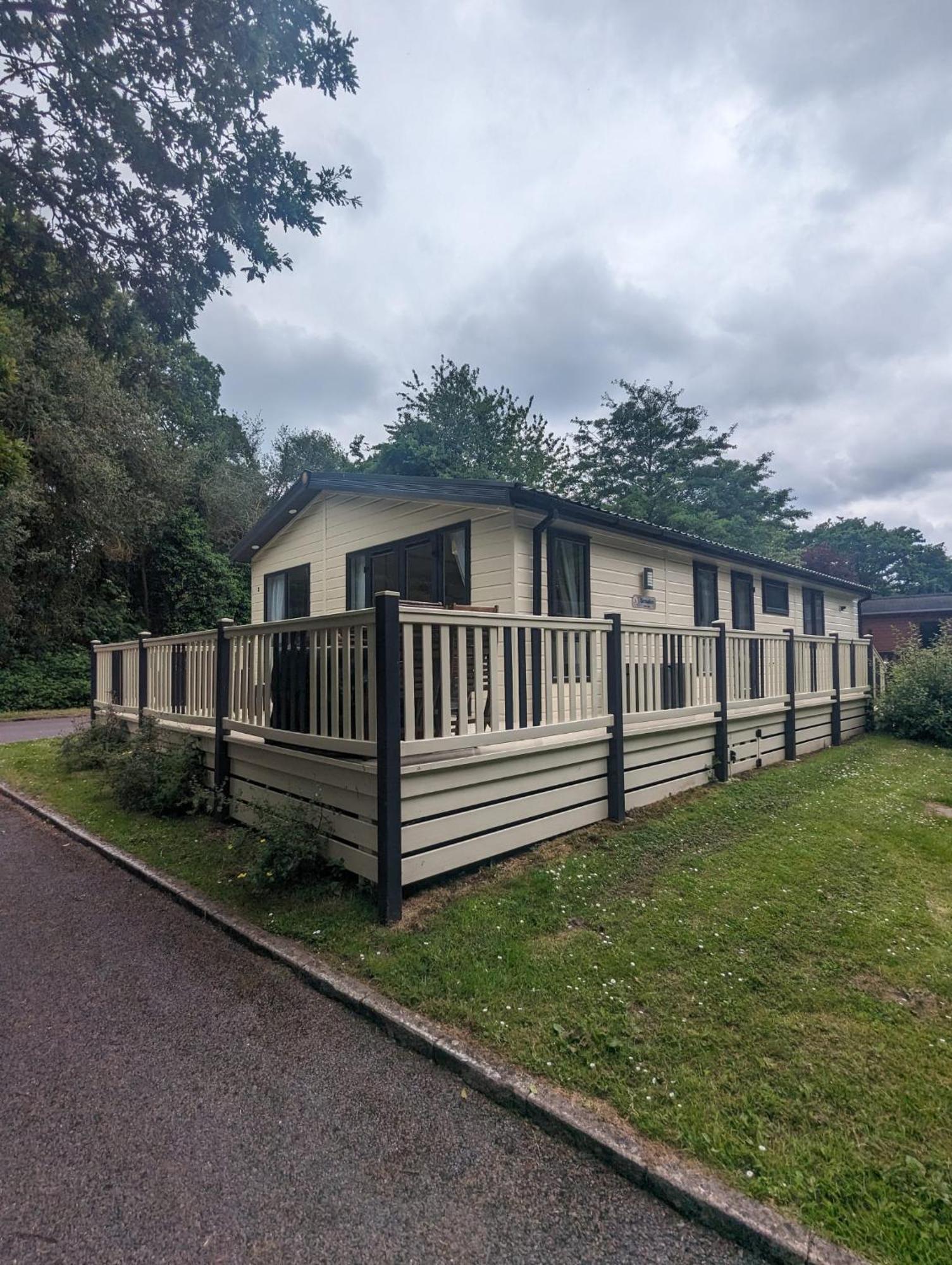Luxury Stunning Sensation Lodge On 5 Star Shorefield Country Park New Forest Entertainment And Leisure Passes Included Milford on Sea Esterno foto